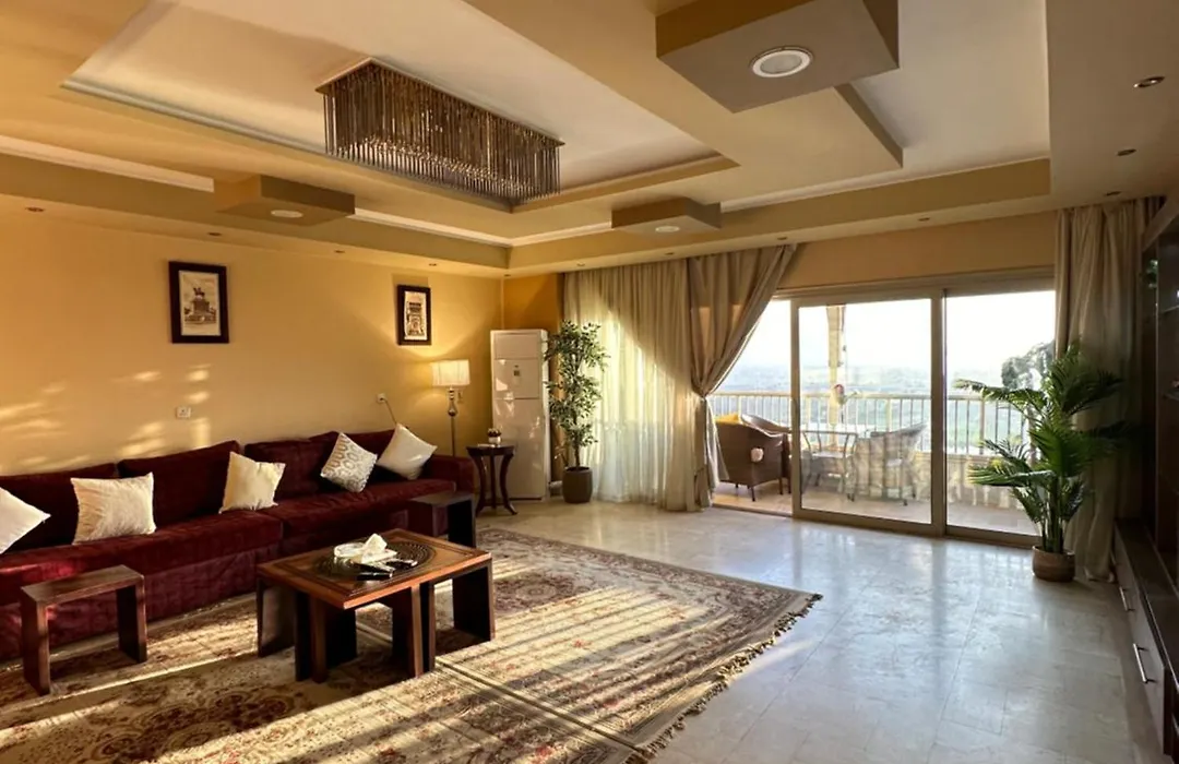 شقة فاخرة بإطلالة مباشرة على النيل الدور 23 Luxury Nile View Apartment 23rd Floor-1
