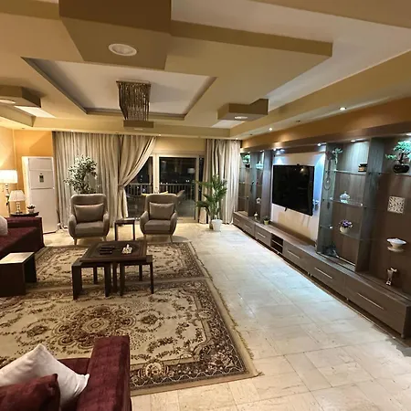 شقة فاخرة بإطلالة مباشرة على النيل الدور 23 Luxury Nile View Apartment 23rd Floor-3
